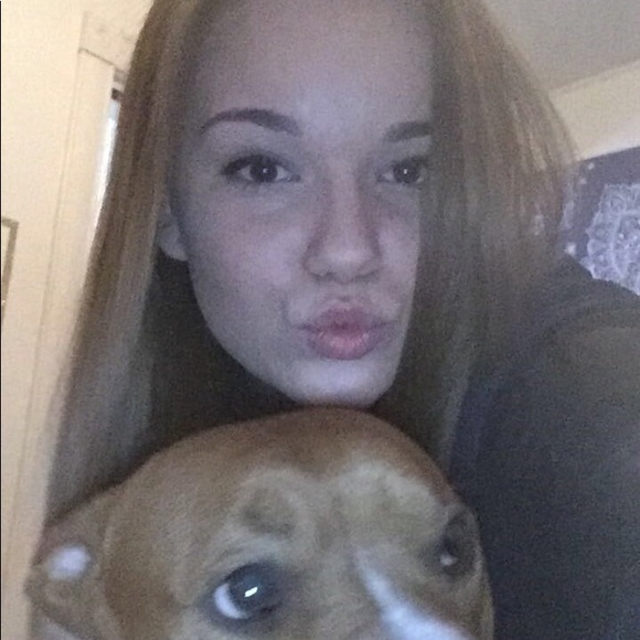 Meet your Posher, Kylee - Picture 1 of 1